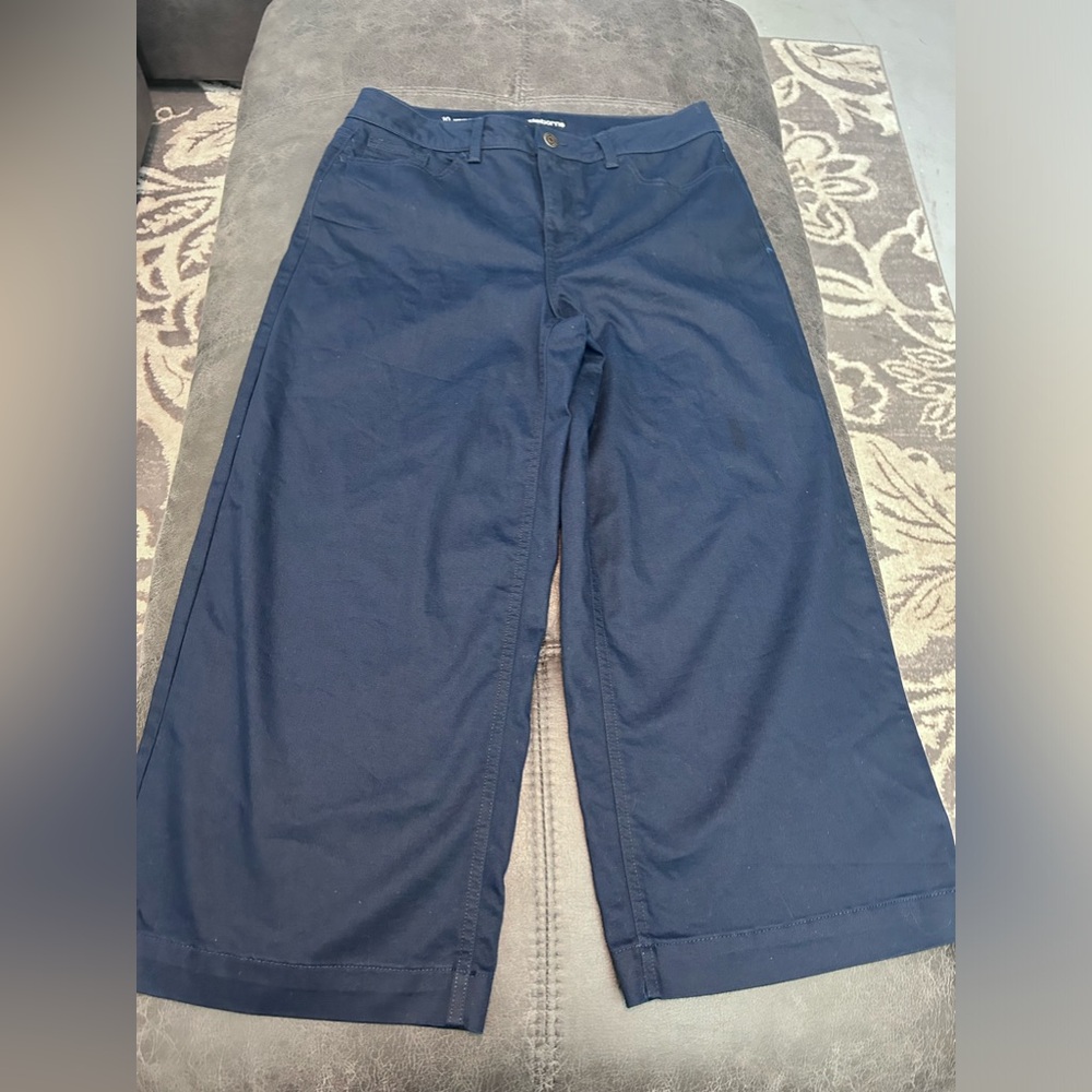 Liz Claiborne Navy wide leg, high rise crop size 10